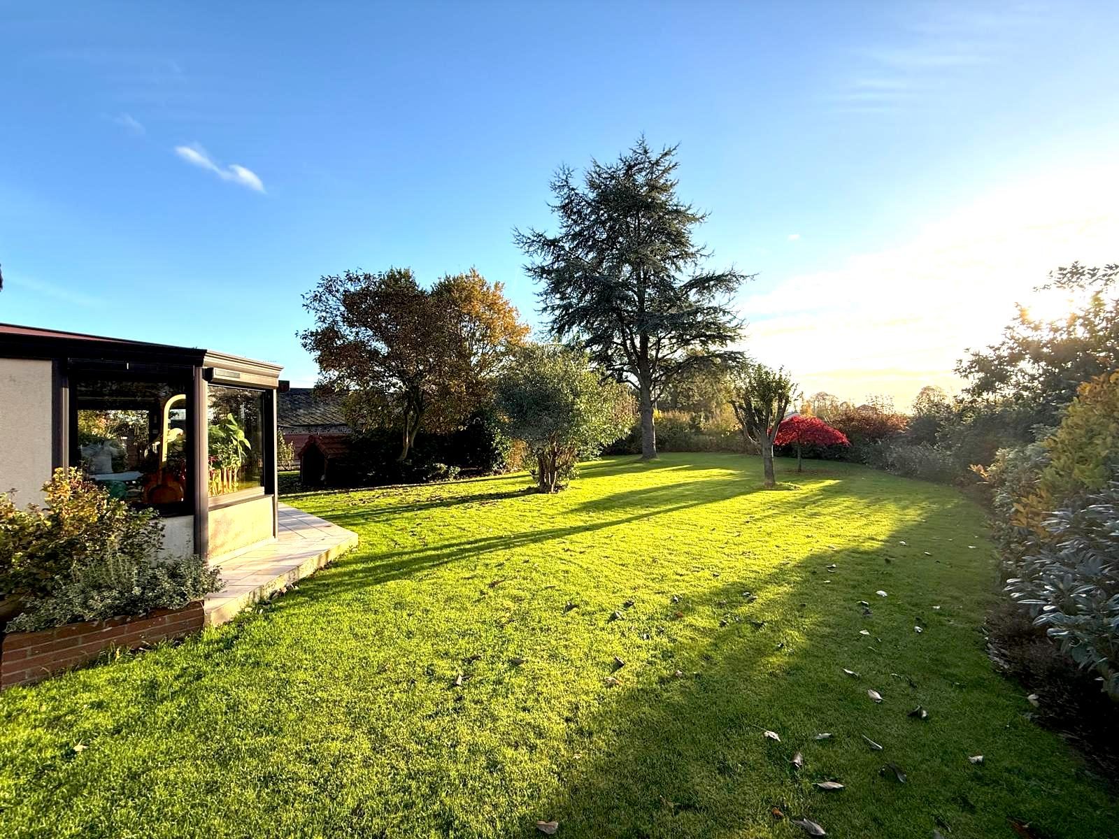 Maison Beuzeville la Grenier –  244m2 – 5 chambres – Piscine