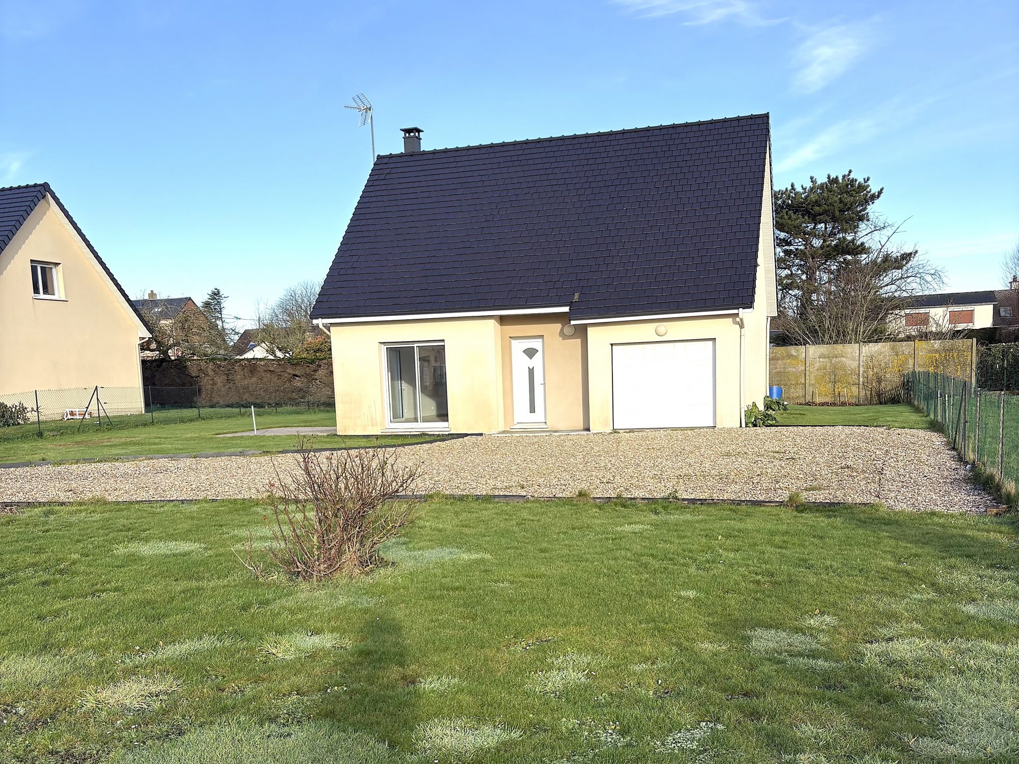 SENNEVILLE SUR FECAMP – 4 CHAMBRES – GARAGE – JARDIN