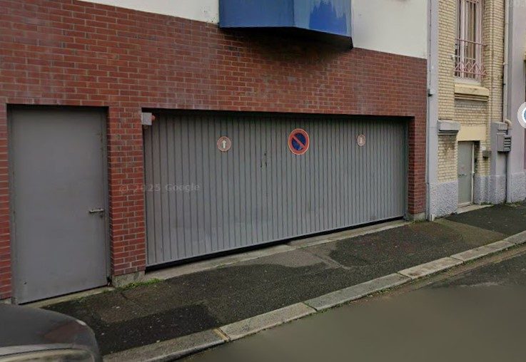 EMPLACEMENT DE STATIONNEMENT – COTY/BLD DE STRASBOURG
