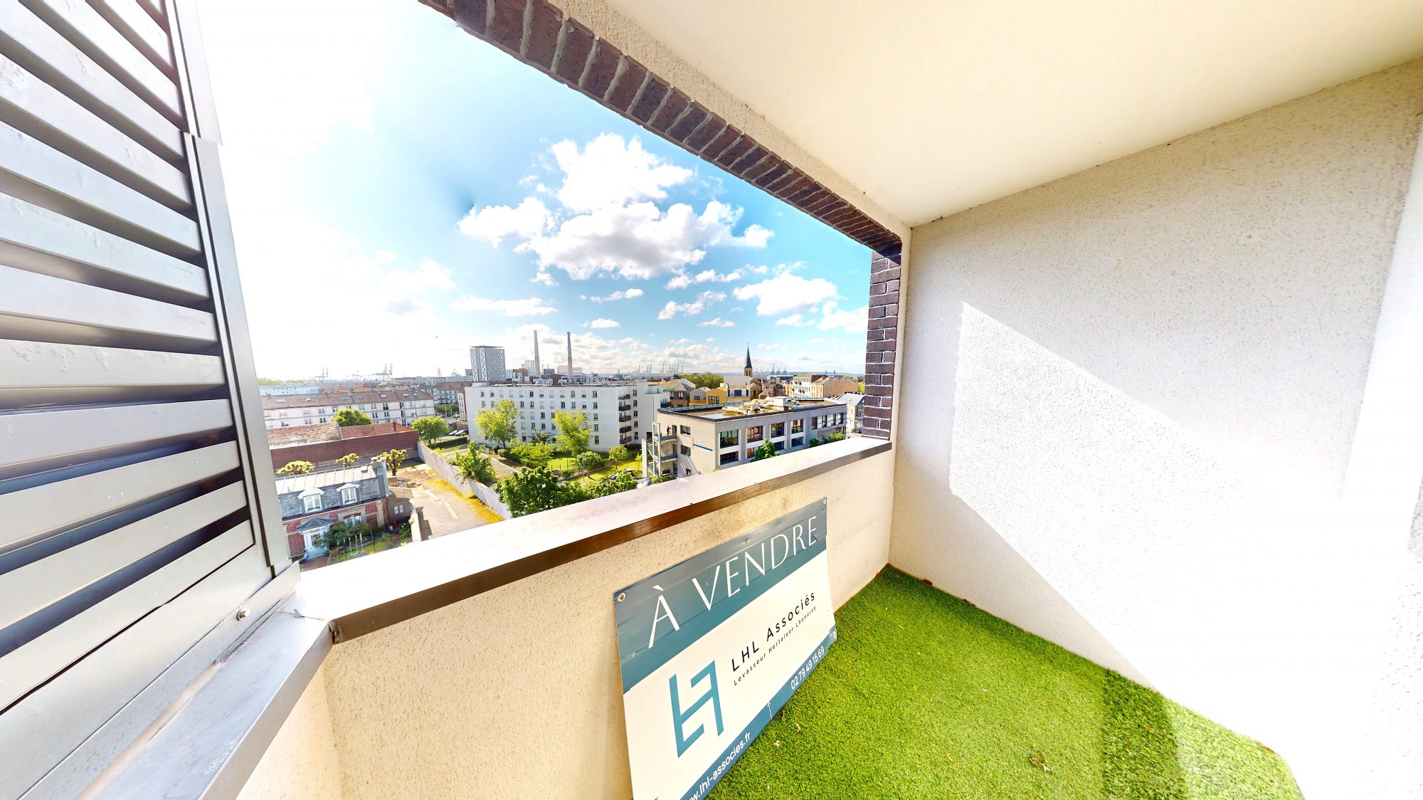 90m2 – trois chambres – balcon