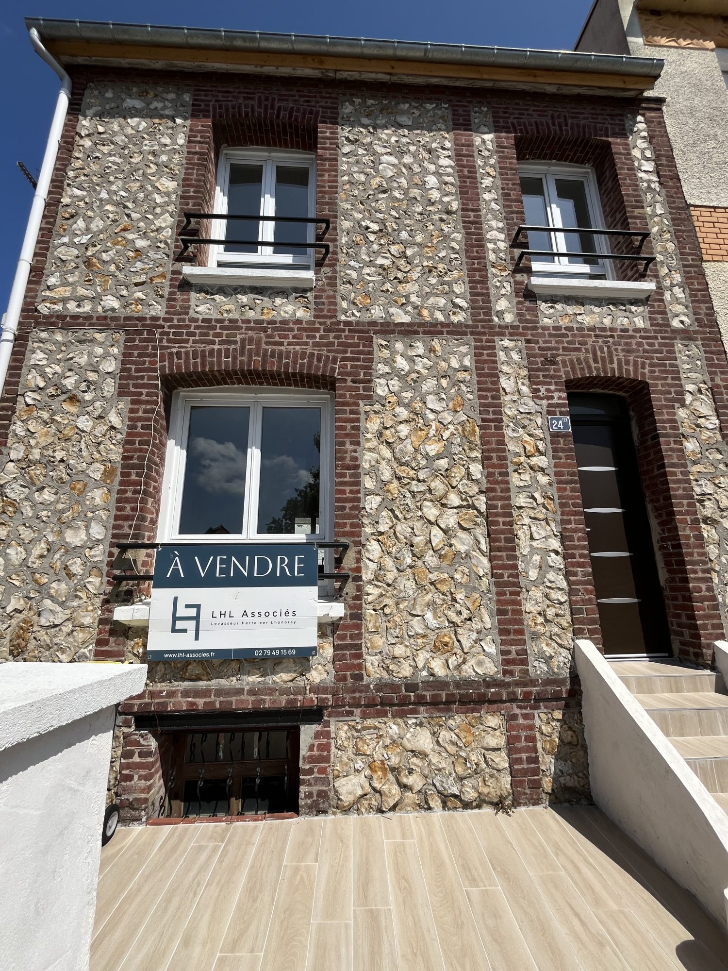 EXCLUSIVITÉ – LE HAVRE – SAINTE CÉCILE – MAISON RÉNOVÉE – TROIS CHAMBRES – COUR ET CAVE