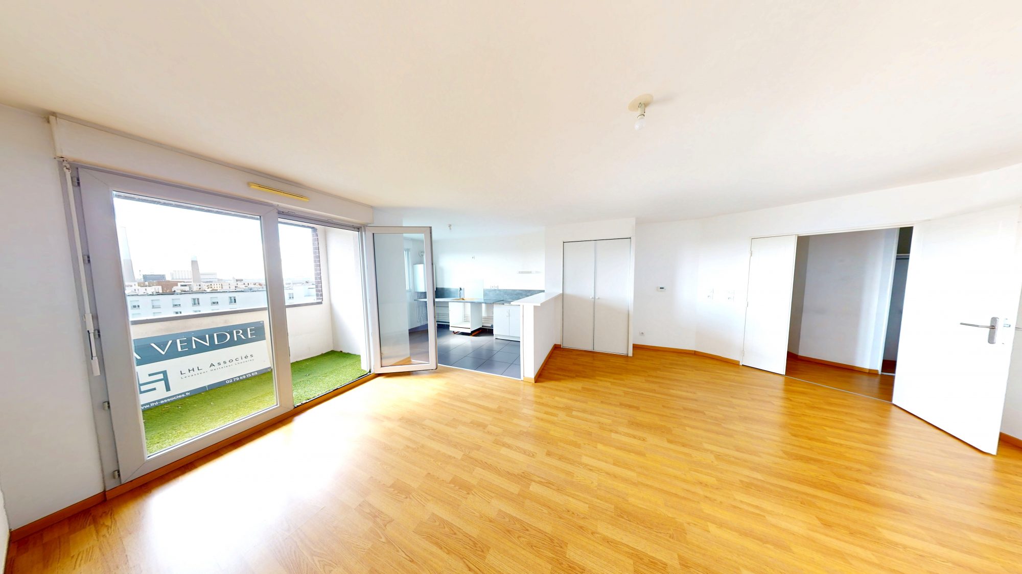 90m2 – trois chambres – balcon